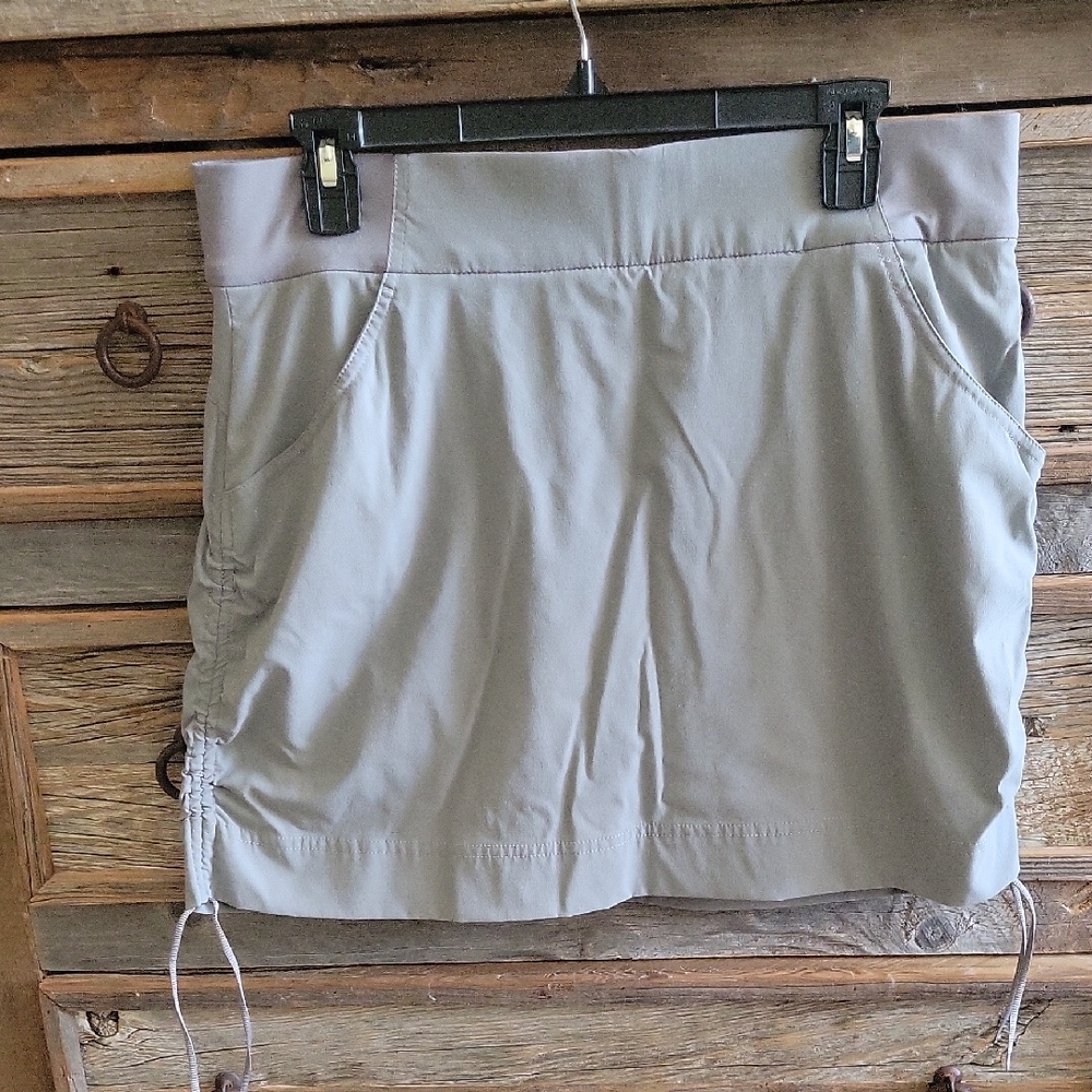Columbia Gray Skorts with Stretchy Waistband